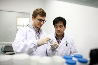 13家医药企业上榜2015全球500强，国药营收2480亿跃升81位