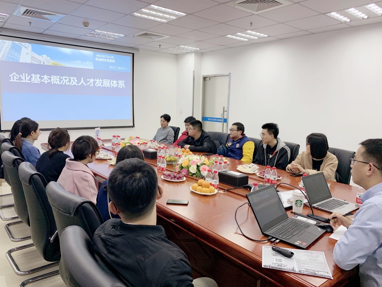 走进PP电子游戏，与学子共话成长